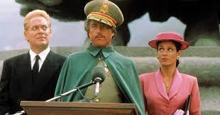 Moon Over Parador(1988)